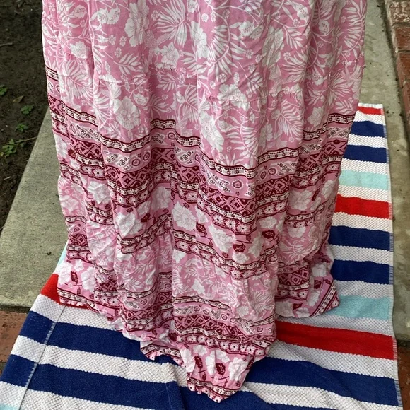 Aakaa beautiful pink floral flowy maxi sundress from high end boutique - Picture 4 of 15